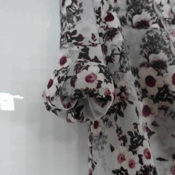 Talbots Long Sleeve Roll-Tab Blouse Gray Floral Full Button Collared Shirt Small - Picture 3 of 12